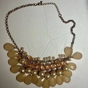 Elegant Pearl and Gold Teardrop Necklace